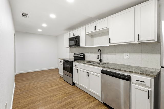 2634 Seevers Avenue, Dallas, TX 75216