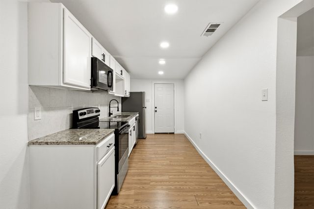 2634 Seevers Avenue, Dallas, TX 75216