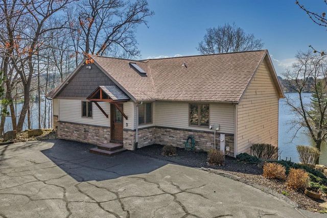 S752 W Redstone Drive, La Valle, WI 53941