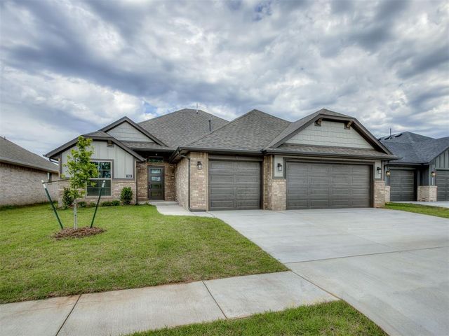 7613 Three Woods Lane, Yukon, OK 73099