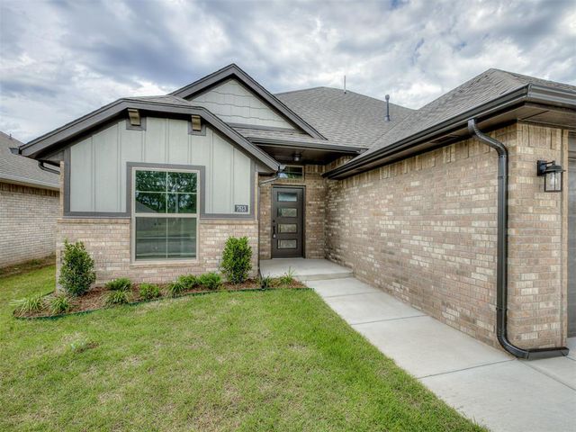 7613 Three Woods Lane, Yukon, OK 73099