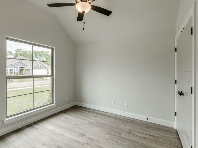 7613 Three Woods Lane, Yukon, OK 73099