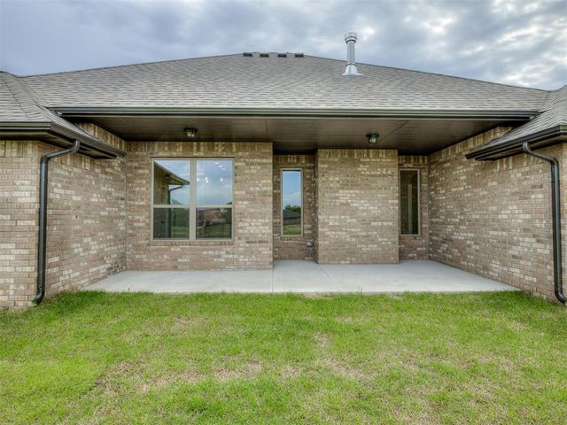 7613 Three Woods Lane, Yukon, OK 73099