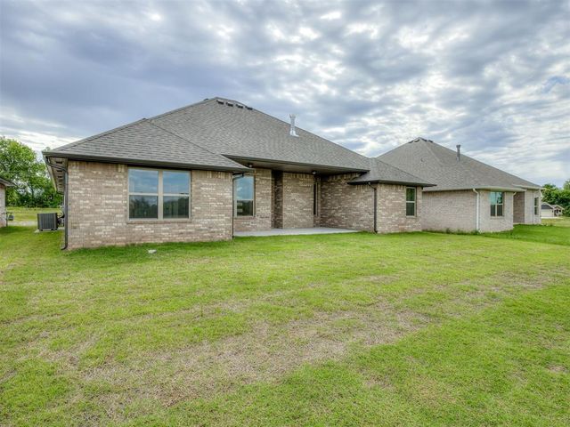 7613 Three Woods Lane, Yukon, OK 73099