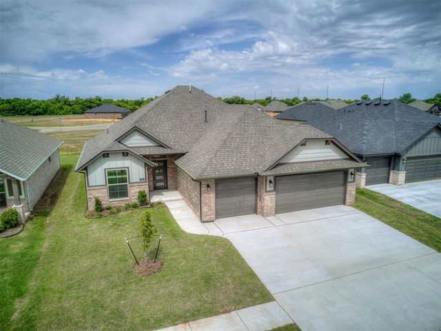 7613 Three Woods Lane, Yukon, OK 73099
