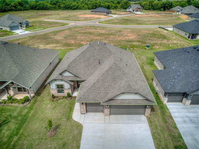 7613 Three Woods Lane, Yukon, OK 73099