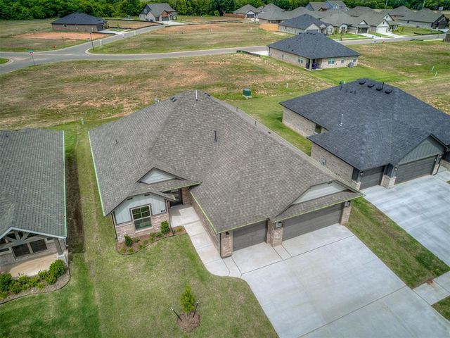 7613 Three Woods Lane, Yukon, OK 73099
