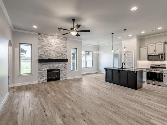 7613 Three Woods Lane, Yukon, OK 73099