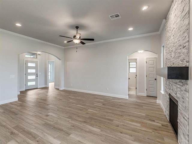 7613 Three Woods Lane, Yukon, OK 73099