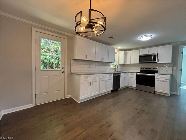 3727 NC Highway 66, King, NC 27021