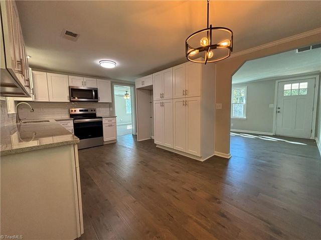 3727 NC Highway 66, King, NC 27021