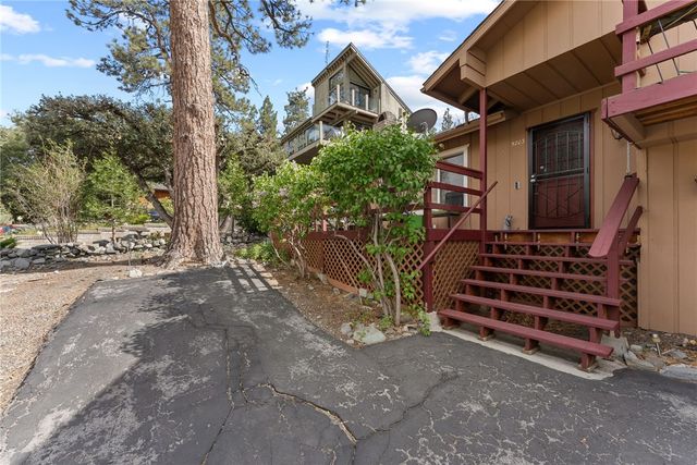 5203 Desert View Drive, Wrightwood, CA 92397
