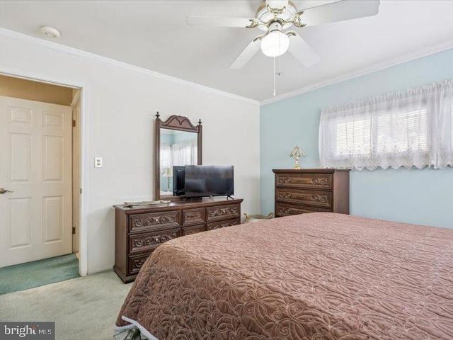 423 MAGNOLIA DR, Levittown, PA 19054