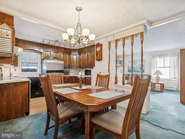 423 MAGNOLIA DR, Levittown, PA 19054