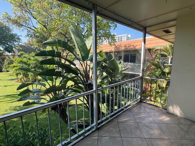 136 NE 19th Court 220f, Wilton Manors, FL 33305