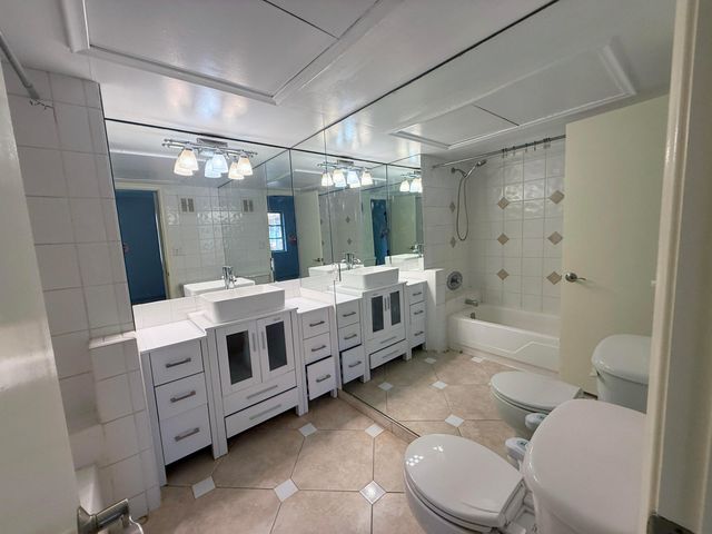 136 NE 19th Court 220f, Wilton Manors, FL 33305