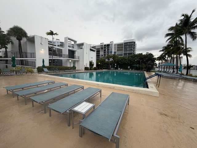 1000 Parkview Drive 507, Hallandale Beach, FL 33009