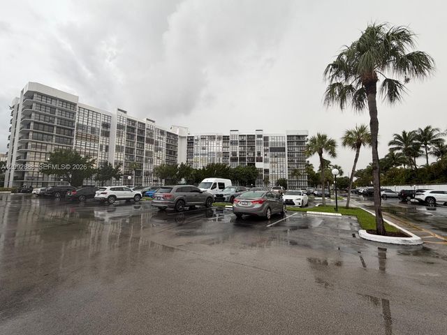 1000 Parkview Drive 507, Hallandale Beach, FL 33009