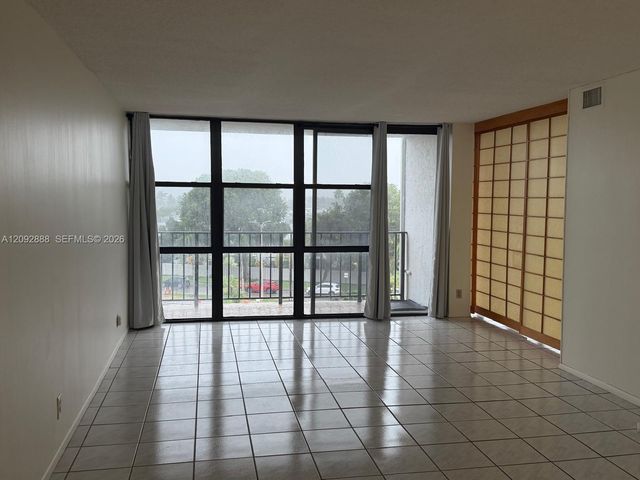 1000 Parkview Drive 507, Hallandale Beach, FL 33009