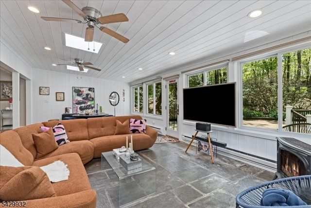 18 Green Rd, Sparta Twp., NJ 07871