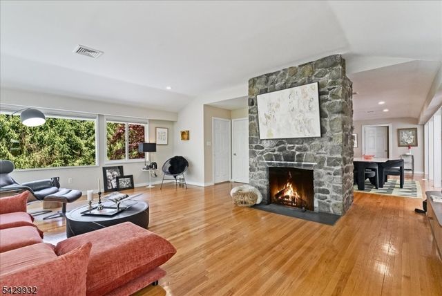 18 Green Rd, Sparta Twp., NJ 07871