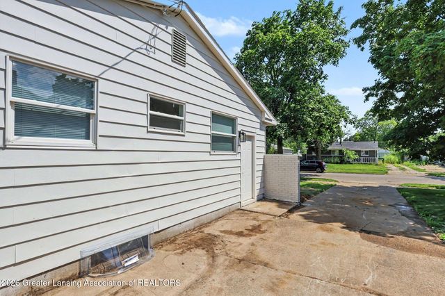 3224 Reo Road, Lansing, MI 48911