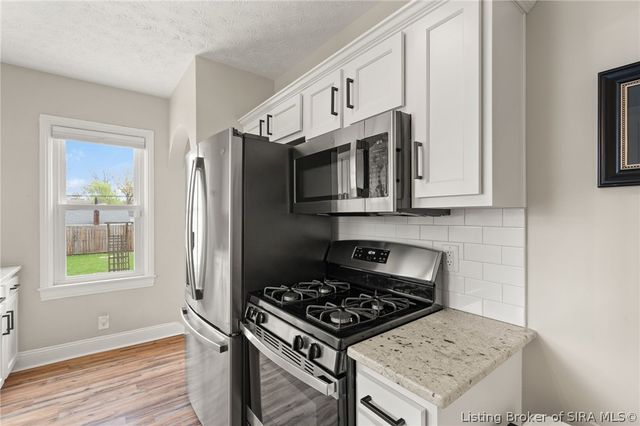 536 N McKinley Avenue, Clarksville, IN 47129