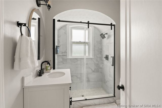 536 N McKinley Avenue, Clarksville, IN 47129