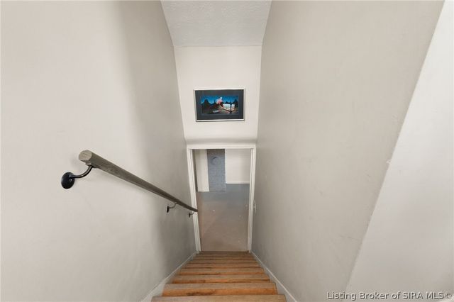 536 N McKinley Avenue, Clarksville, IN 47129