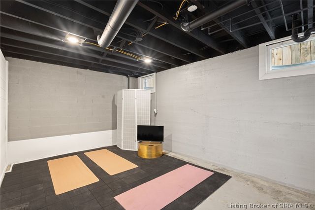 536 N McKinley Avenue, Clarksville, IN 47129