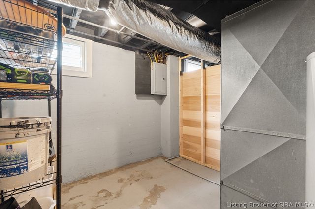 536 N McKinley Avenue, Clarksville, IN 47129