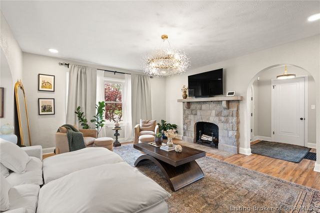 536 N McKinley Avenue, Clarksville, IN 47129