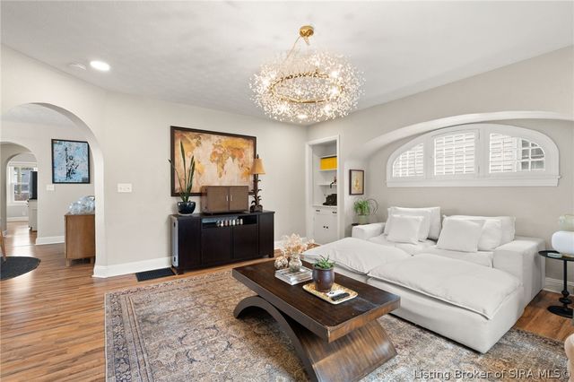 536 N McKinley Avenue, Clarksville, IN 47129