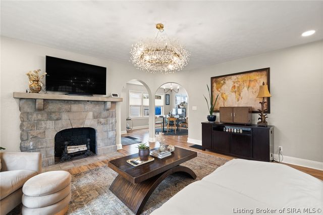 536 N McKinley Avenue, Clarksville, IN 47129