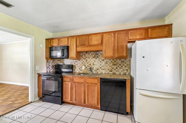 4912 BRIDGEWATER Circle, Jacksonville, FL 32207