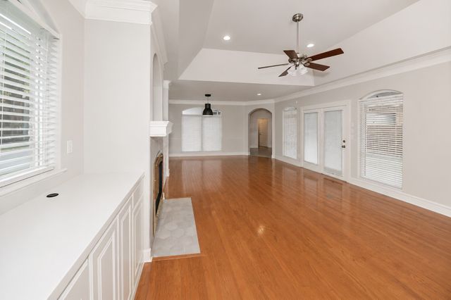 3332 W 4th Street, Fort Worth, TX 76107