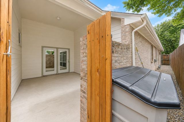 3332 W 4th Street, Fort Worth, TX 76107