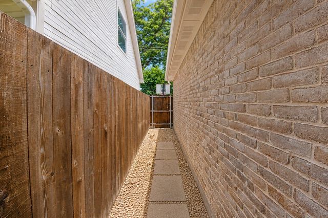 3332 W 4th Street, Fort Worth, TX 76107