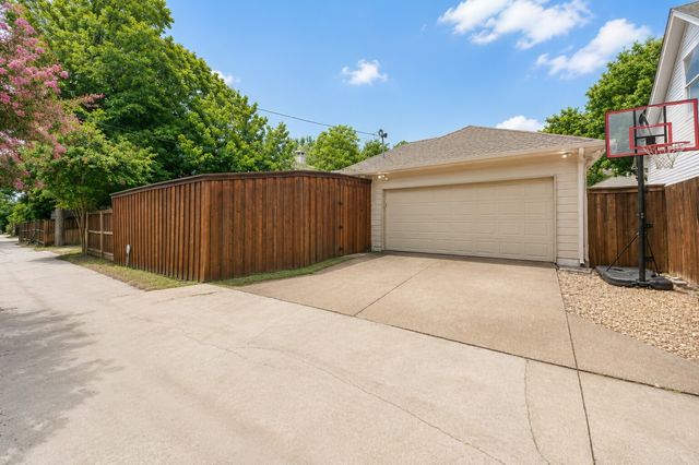 3332 W 4th Street, Fort Worth, TX 76107