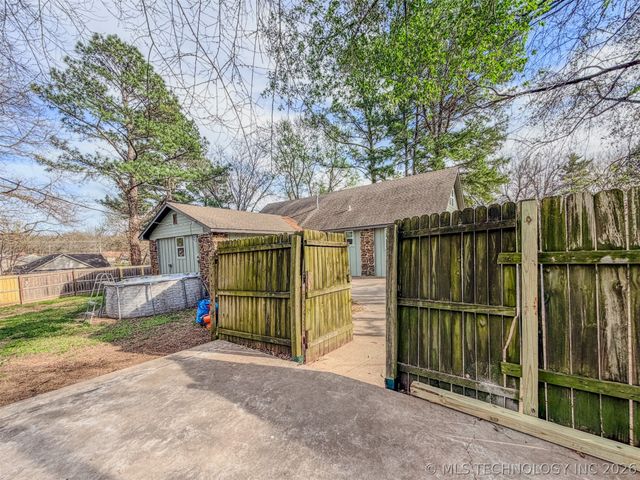 305 Wheeler Street, Tahlequah, OK 74464