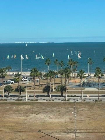 715 S Upper Broadway St 601, Corpus Christi, TX 78401