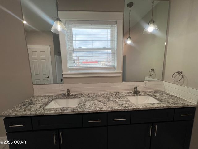 820 S Byers Avenue, Joplin, MO 64801