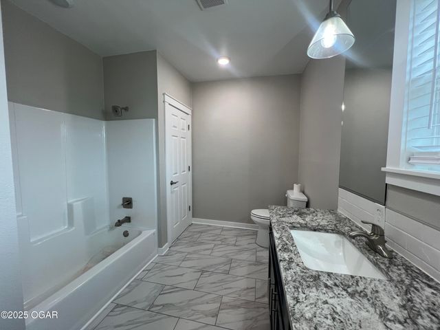 820 S Byers Avenue, Joplin, MO 64801