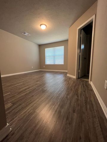 14364 N Summerchase Circle, Willis, TX 77318