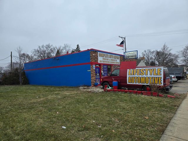 1580 S Cora Street, Des Plaines, IL 60018