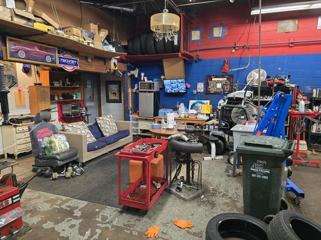 1580 S Cora Street, Des Plaines, IL 60018