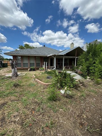 700 N Emma Drive, Arlington, TX 76002