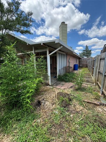 700 N Emma Drive, Arlington, TX 76002