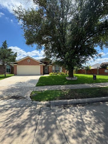 700 N Emma Drive, Arlington, TX 76002