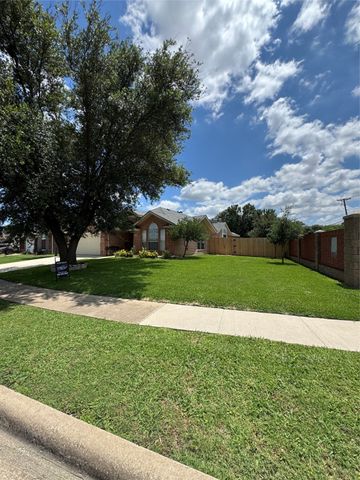 700 N Emma Drive, Arlington, TX 76002